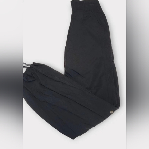 Size 4 - Lululemon Run: Dog Runner Pant - Picture 2 of 3